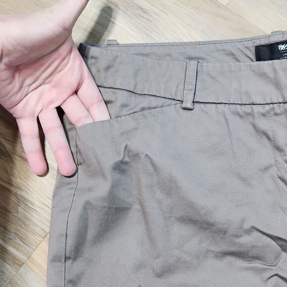 🔹️Mossimo Brown Stretchy Cuffed Shorts Size 10 - Picture 5 of 10